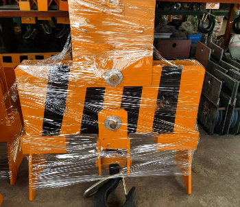 各種型號塔機(jī)吊鉤